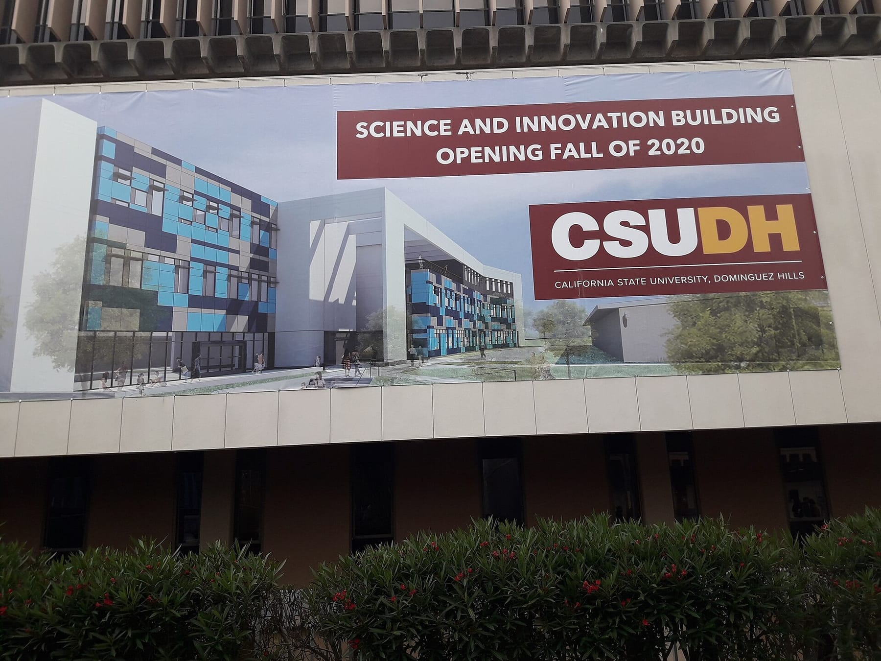 Announcement of Science and Innovation Building (photograph from the Wikimedia Commons category California State University, Dominguez Hills)