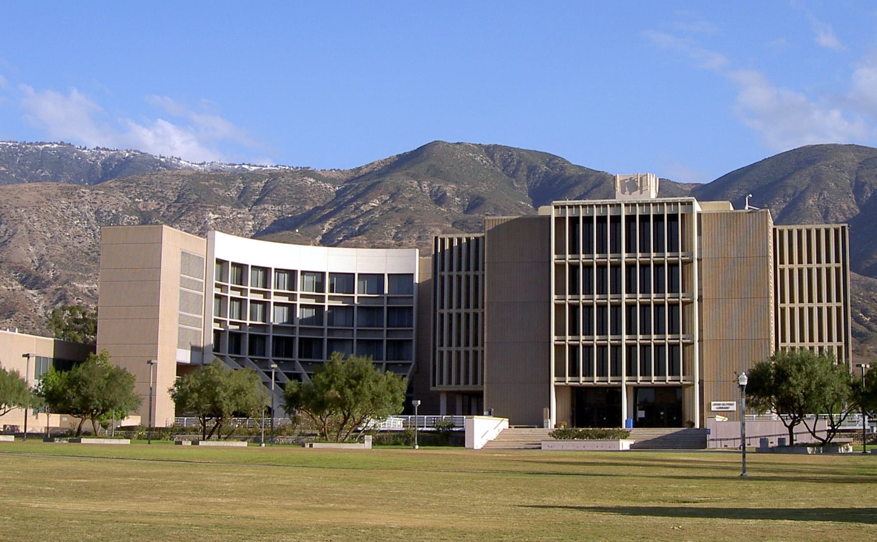 Pfau Library (cropped) (photograph from the Wikimedia Commons category California State University, San Bernardino)