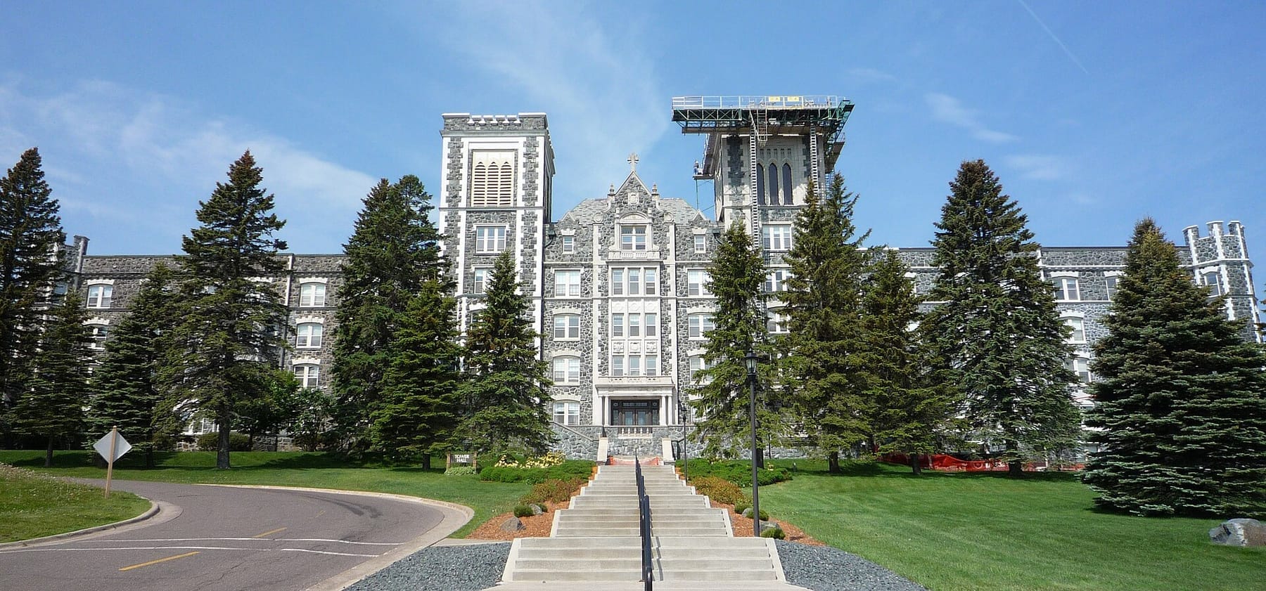 2009-0617-CSS-TowerHall (photograph from the Wikimedia Commons category The College of St. Scholastica)