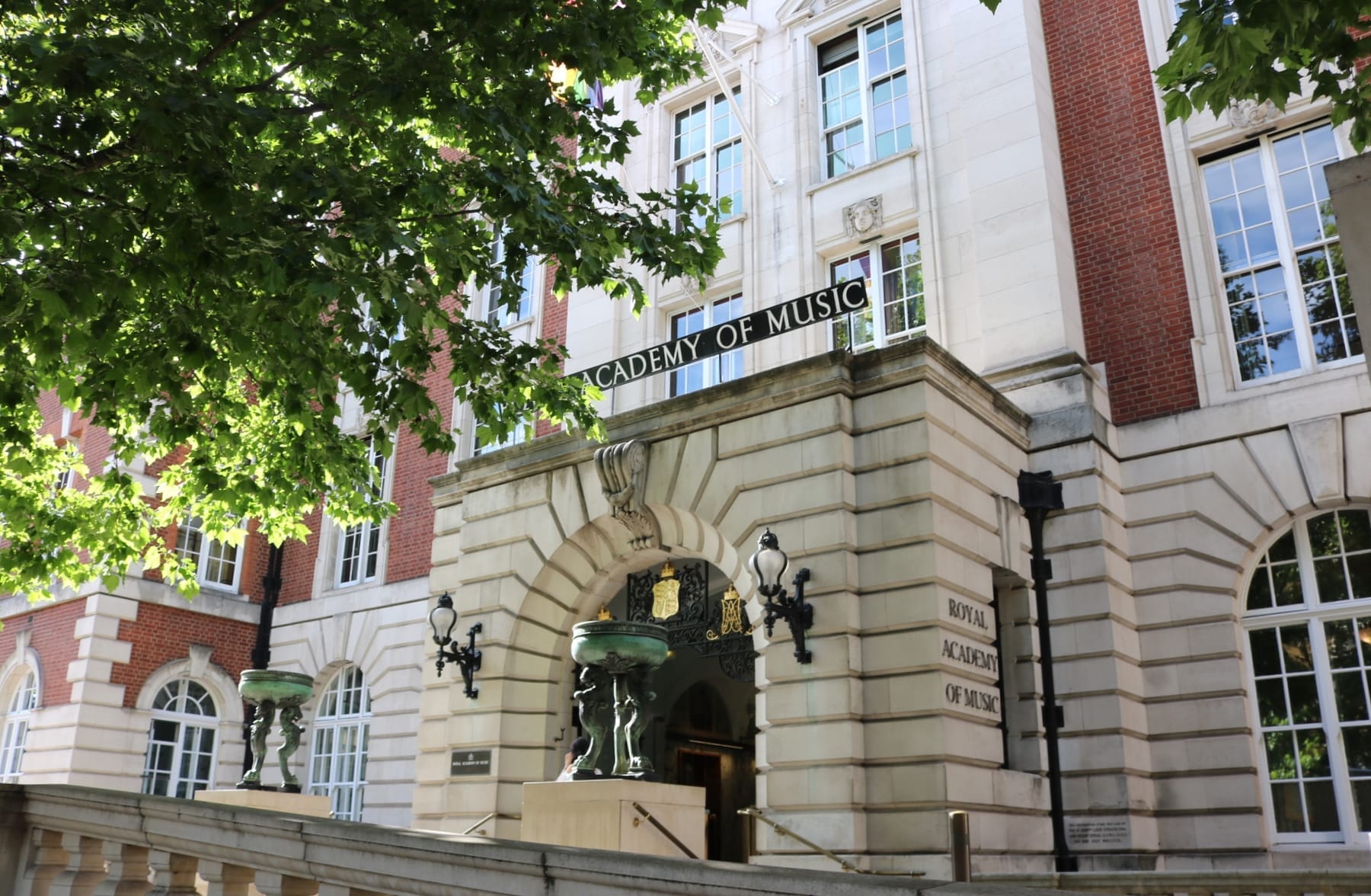 The entrance to the Royal Academy of Music on Marylebone Road - geograph.org.uk - 7212309 (photograph from the Wikimedia Commons category Royal Academy of Music)
