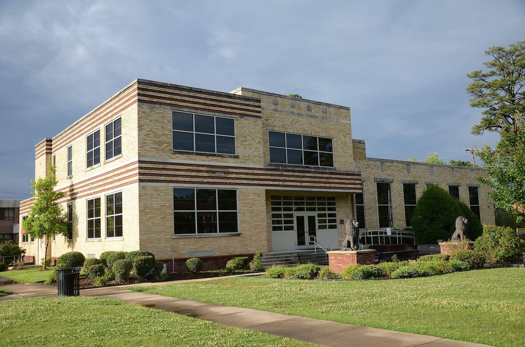 John Brown Watson Memorial Library Building (photograph from the Wikimedia Commons category University of Arkansas at Pine Bluff)
