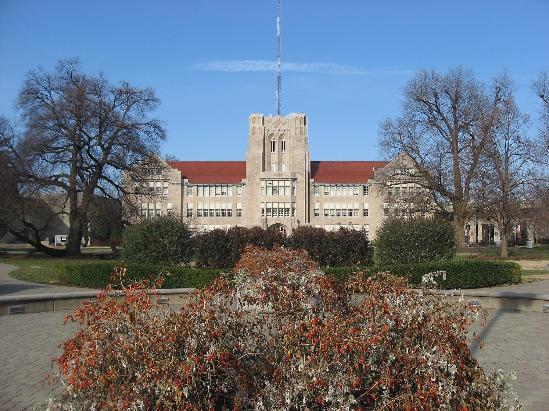 University of Evansville main administration building (photograph from the Wikimedia Commons category University of Evansville)