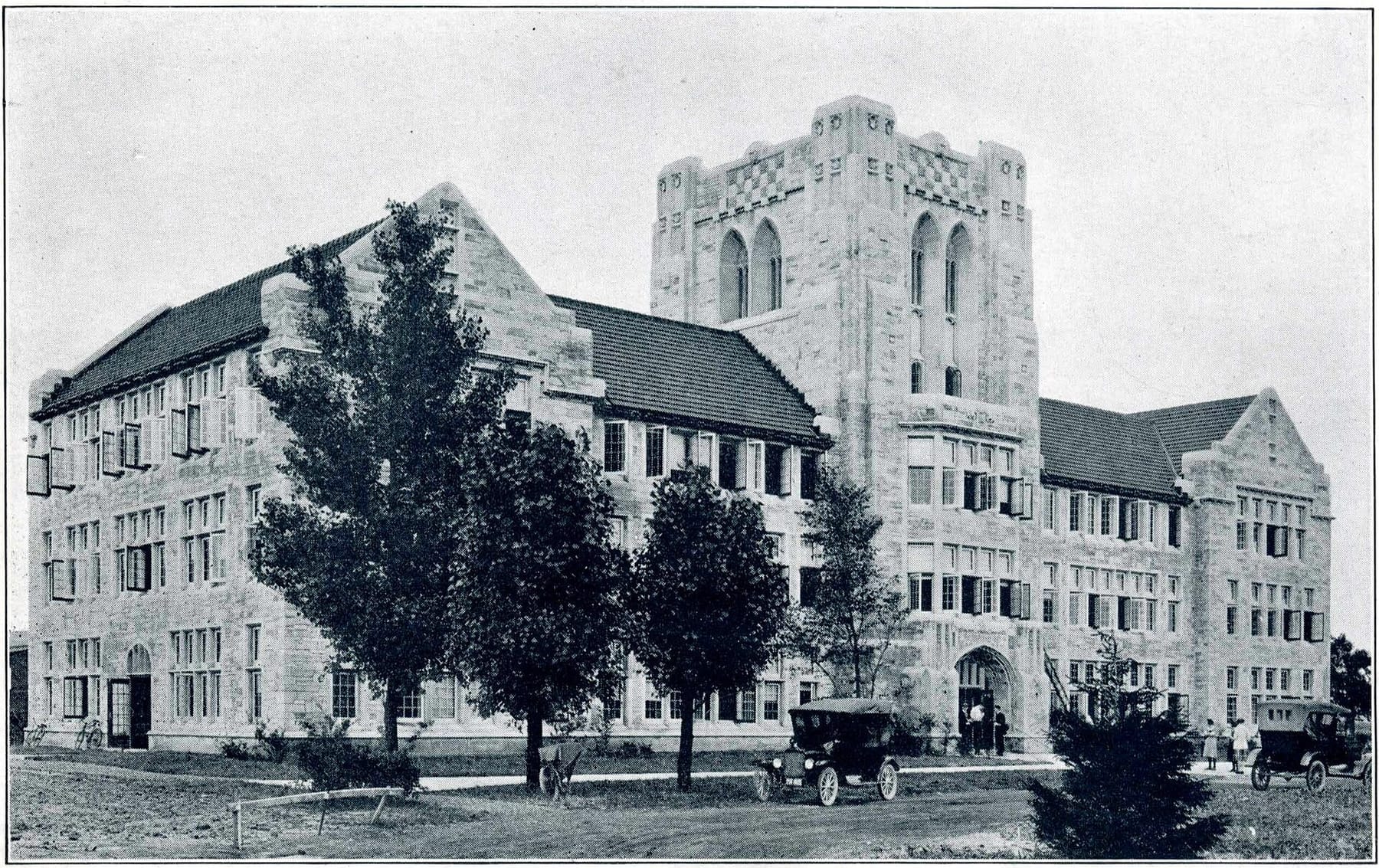 Indiana limestone - the nation's building stone, v. 2 - DPLA - 34ab77899a0747d1465810a8da6f02d7 (page 62) (cropped) (photograph from the Wikimedia Commons category University of Evansville)