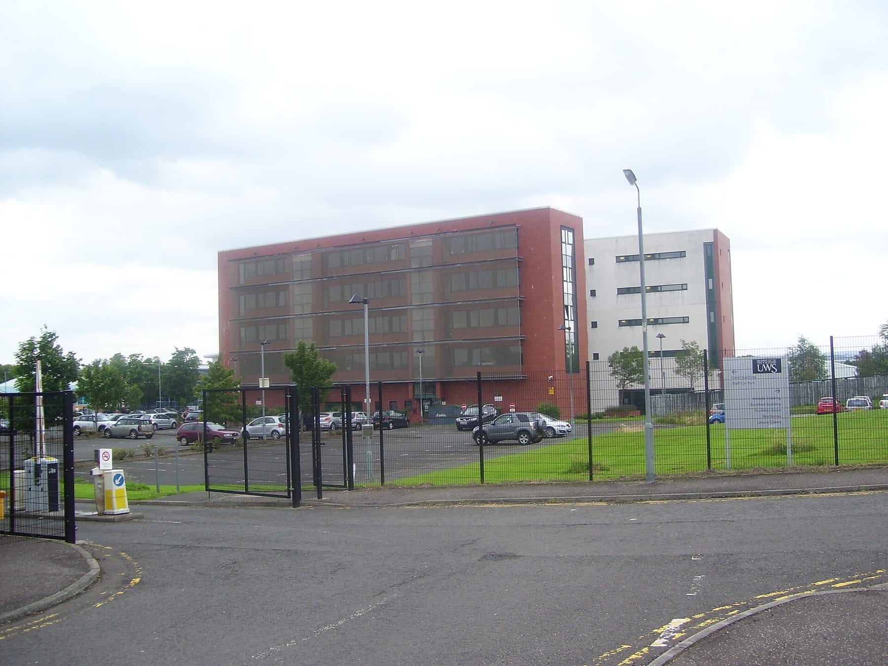Caird Building - geograph.org.uk - 3080507 (photograph from the Wikimedia Commons category University of the West of Scotland)