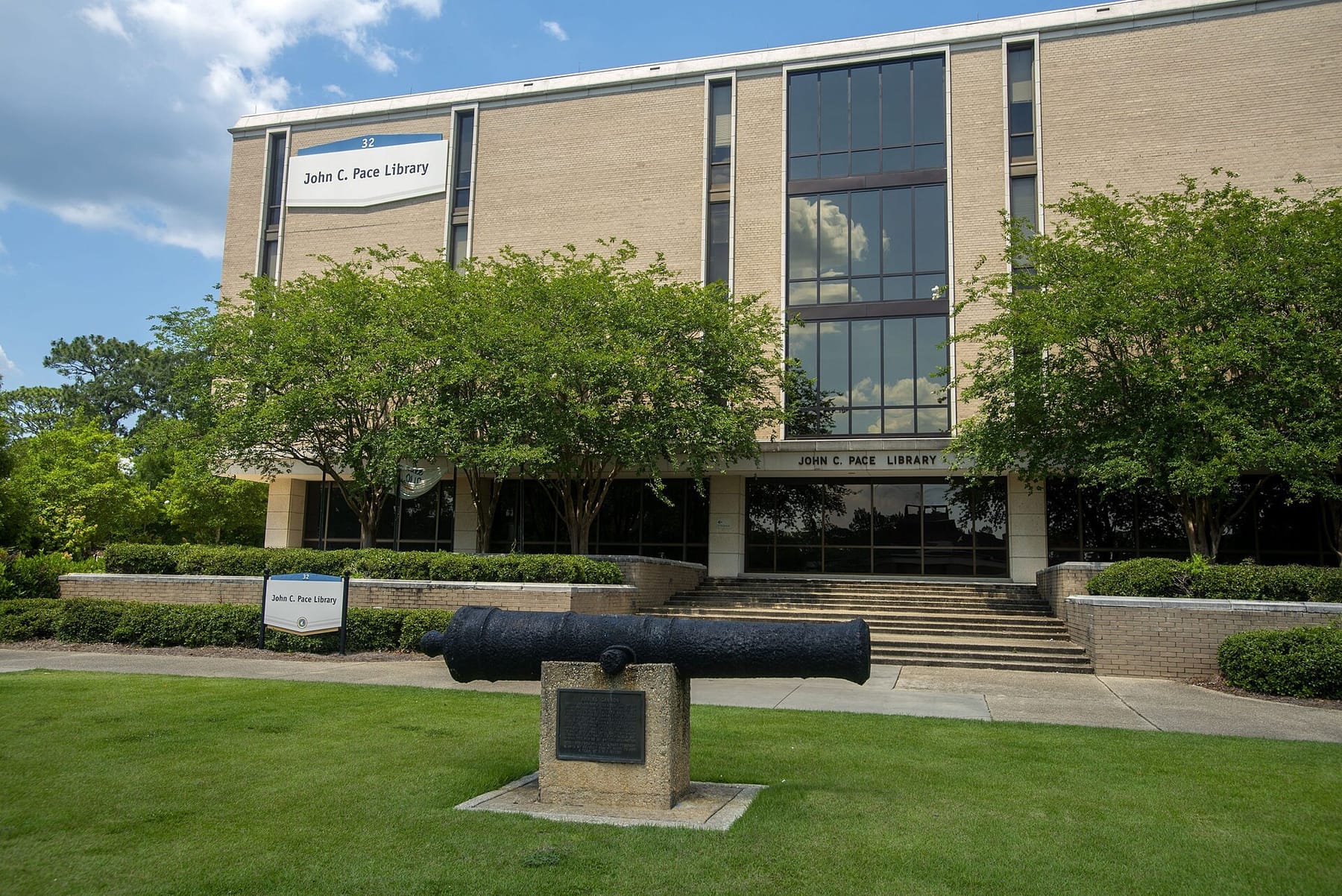John C. Pace Library, University of West Florida (photograph from the Wikimedia Commons category University of West Florida)