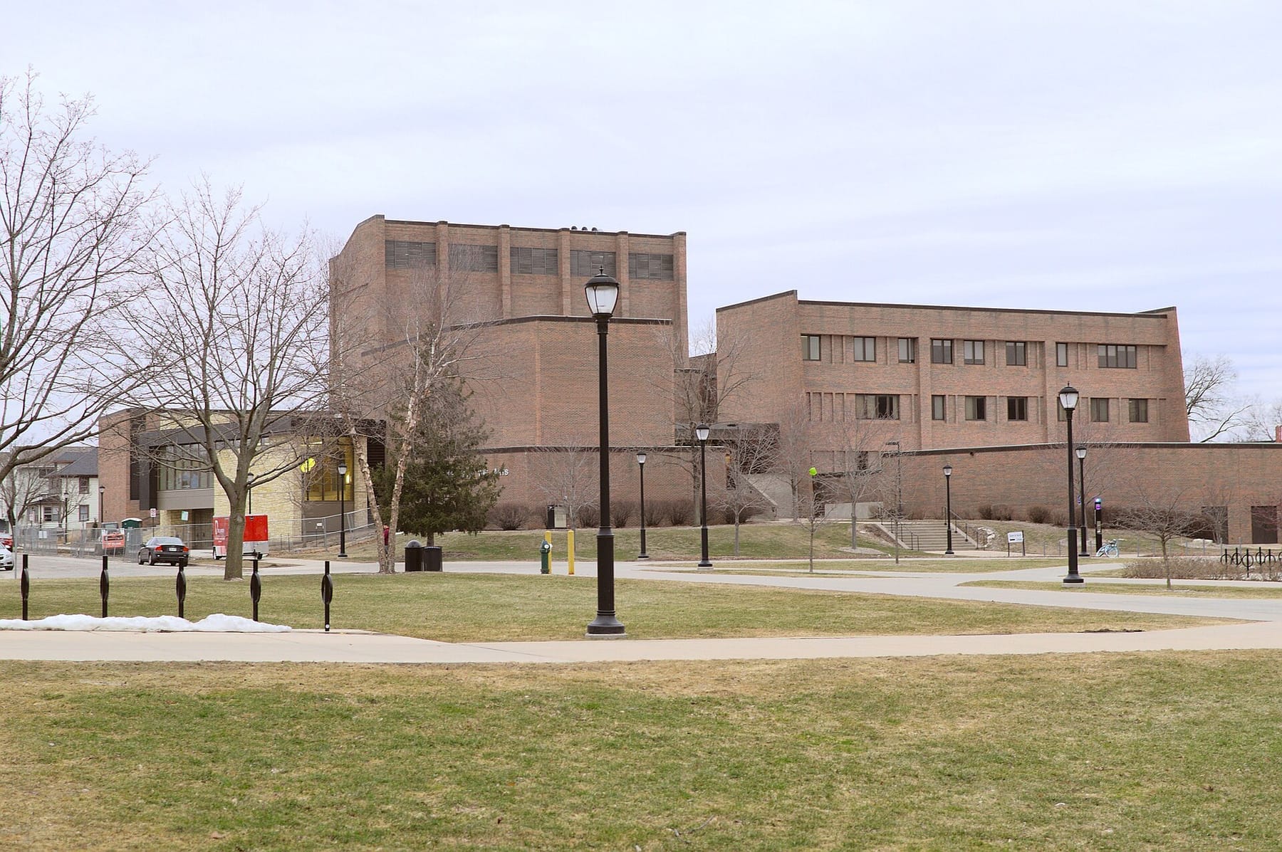 Center for the Arts Building (photograph from the Wikimedia Commons category University of Wisconsin-La Crosse)