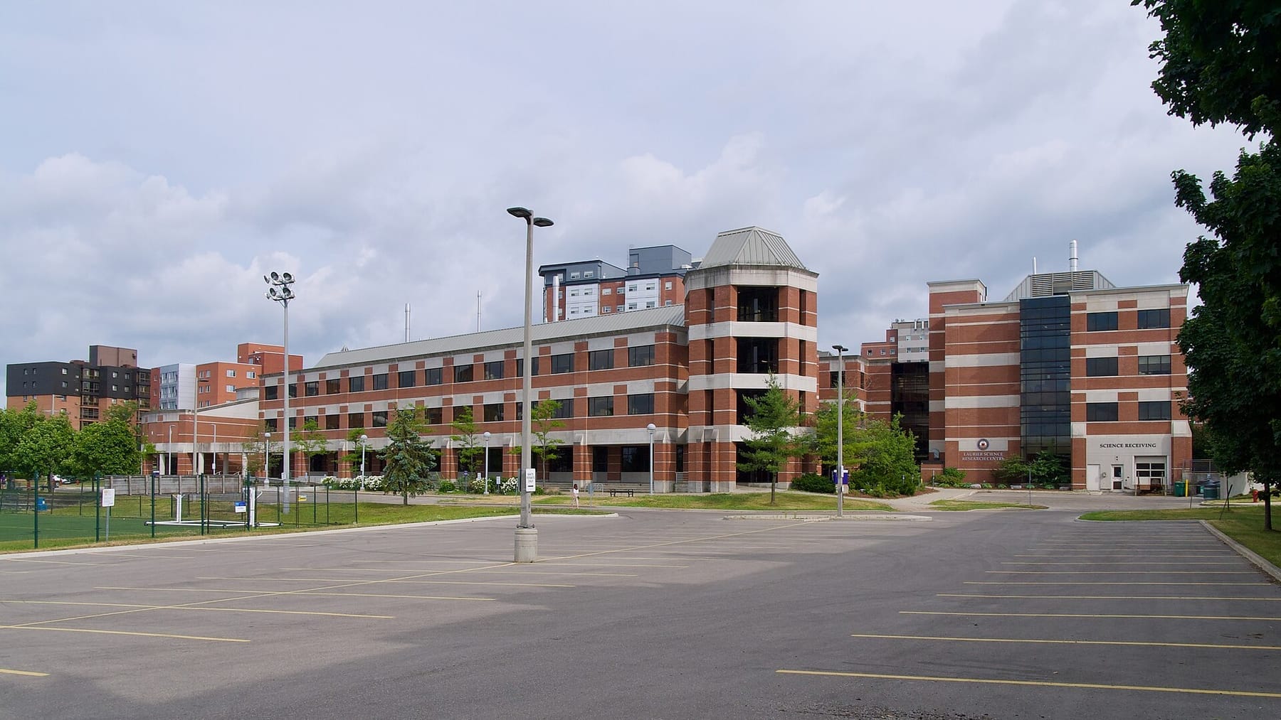 Science Building WLU 2020 (photograph from the Wikimedia Commons category Wilfrid Laurier University)
